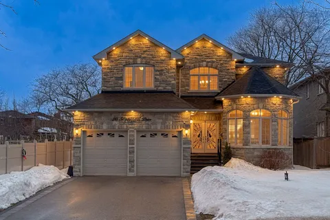 20 St Magnus Drive, Toronto, ON M1C 0C6