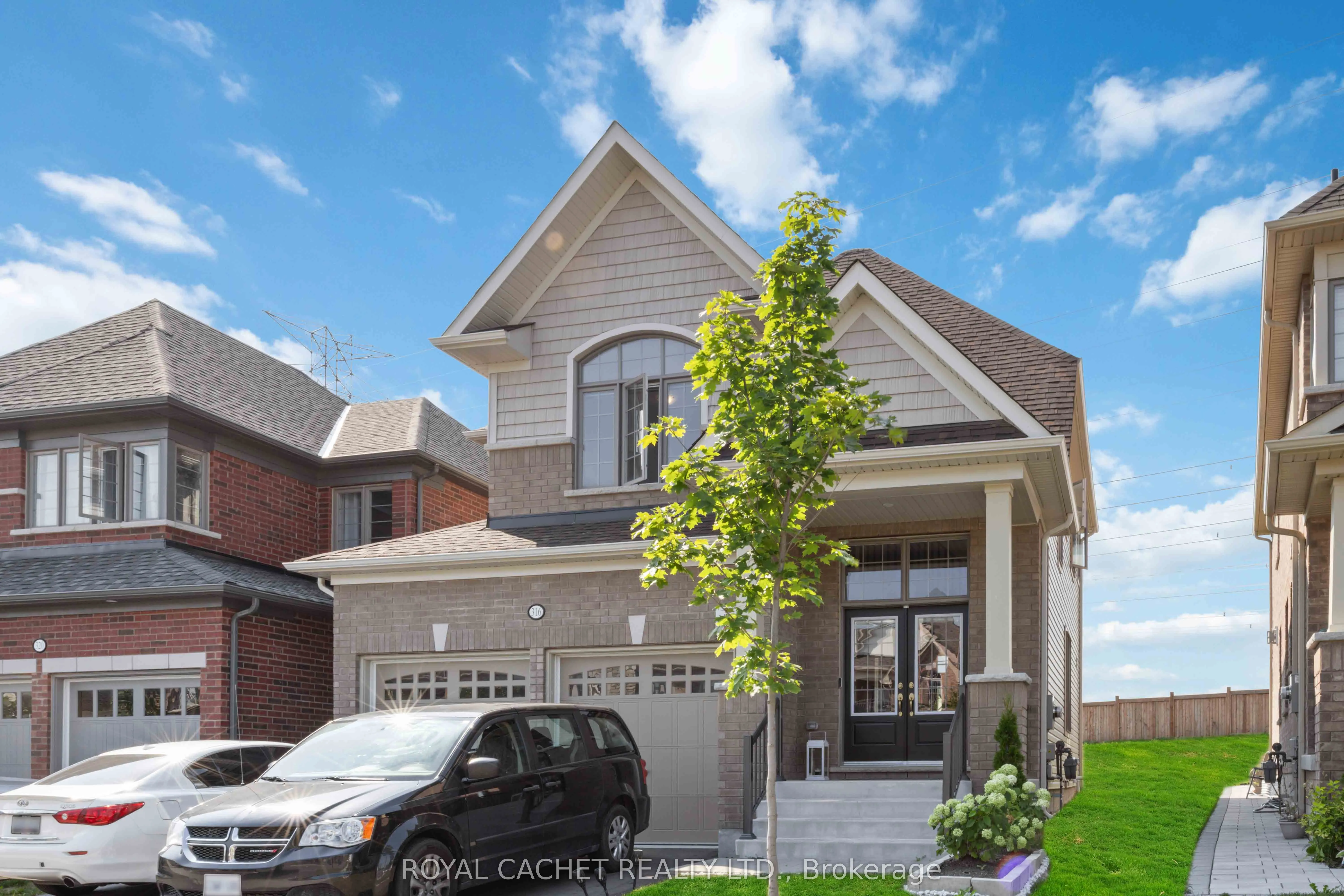 316 Windfields Farms Drive, Oshawa, ON L1L 0M3