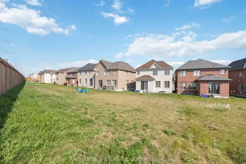 316 Windfields Farms Drive, Oshawa, ON L1L 0M3