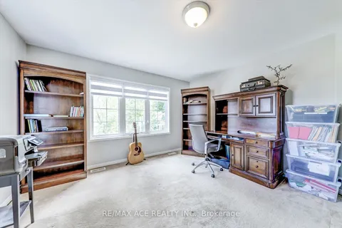 33 Weston Crescent, Ajax, ON L1T 0C8