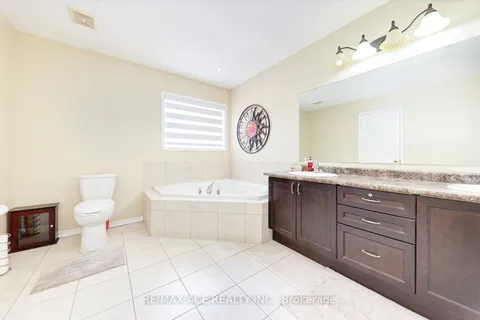 33 Weston Crescent, Ajax, ON L1T 0C8