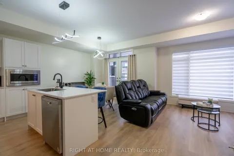12 Emmas Way, Whitby, ON L1R 0S7