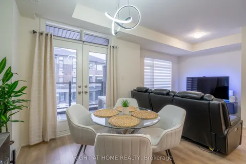 12 Emmas Way, Whitby, ON L1R 0S7