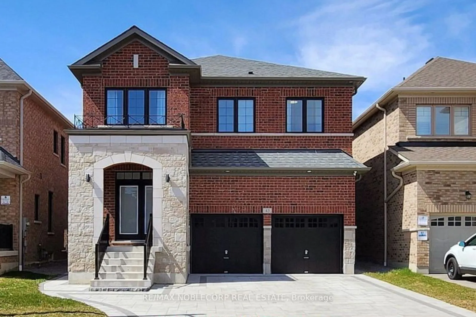 43 Walter Clifford Nsb Drive, Whitby, ON L1P 0G5
