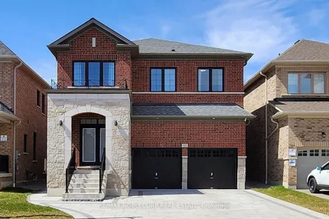 43 Walter Clifford Nsb Drive, Whitby, ON L1P 0G5