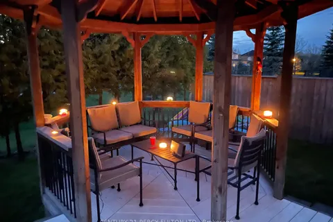 69 Westacott Crescent, ON L1T 4H8