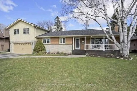 325 Cochrane Street, Whitby, ON L1N 5J4