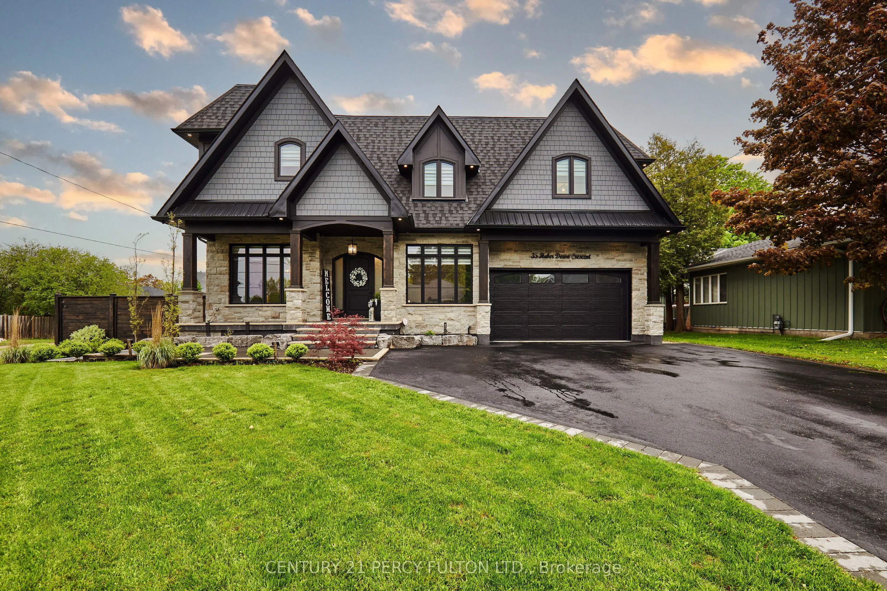 35 Heber Down Crescent, Whitby, ON L1M 1A8
