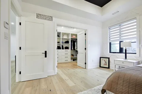 35 Heber Down Crescent, Whitby, ON L1M 1A8