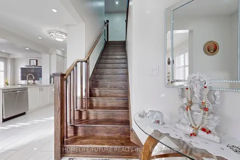 2427 Moonlight Crescent, Pickering, ON L1X 0E9