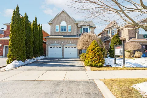 40 Tormina Boulevard, Whitby, ON L1R 3B4