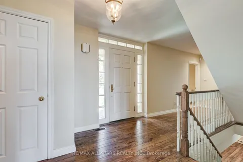 5 Hill Crescent, ON M1M 1H7