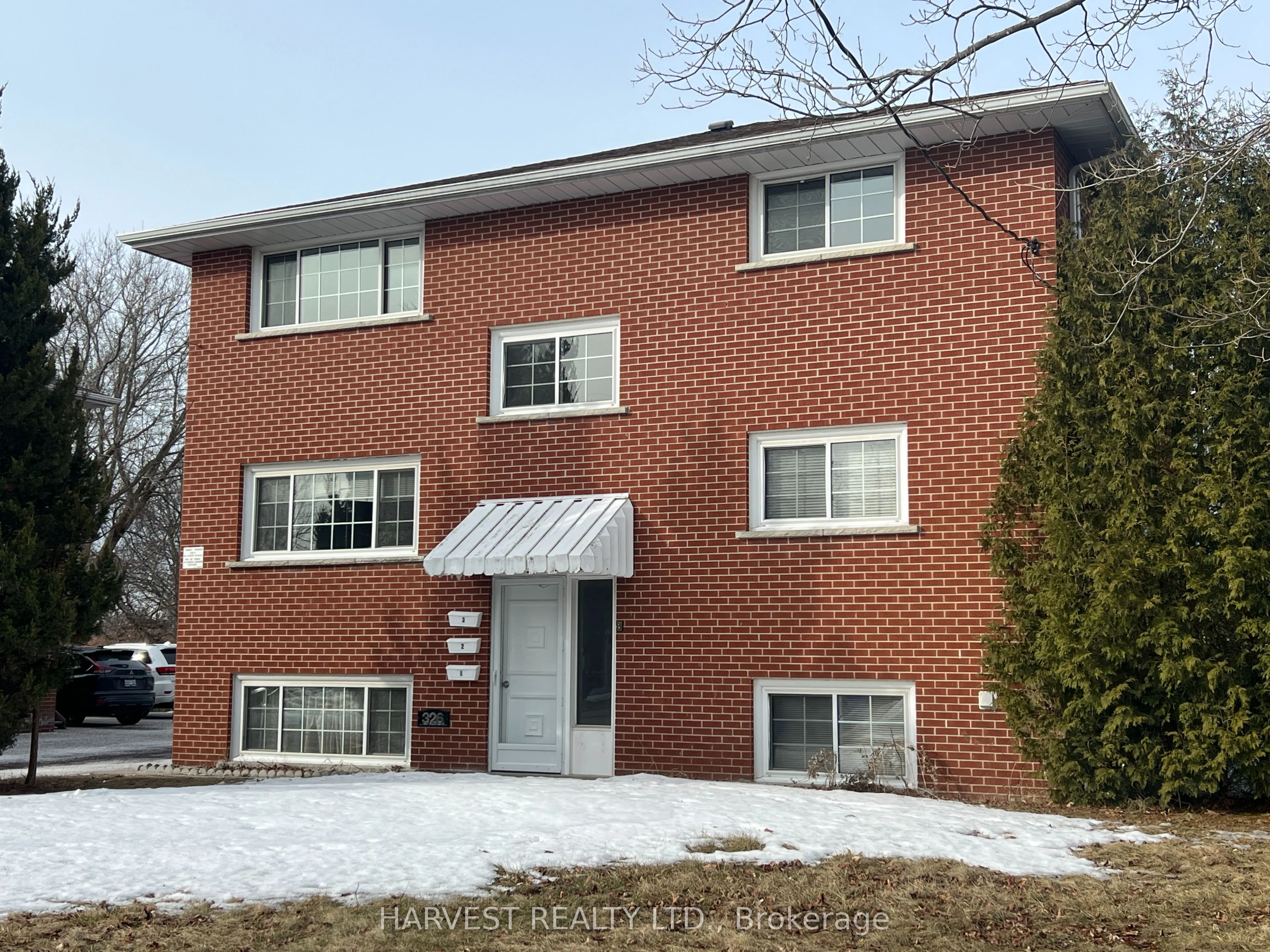 326 Surrey Drive, Oshawa, ON L1G 6H1