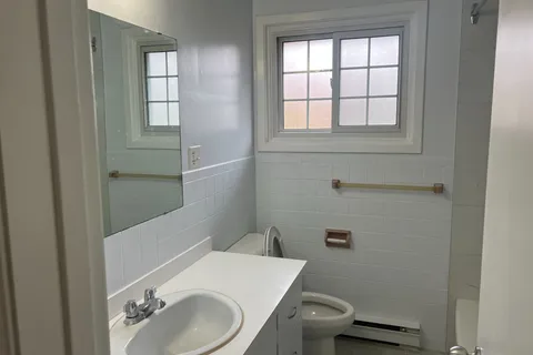 326 Surrey Drive, Oshawa, ON L1G 6H1
