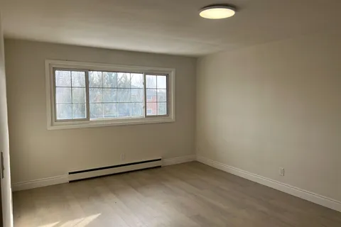 326 Surrey Drive, Oshawa, ON L1G 6H1
