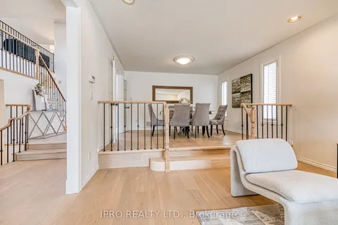 462 Delaney Drive, Ajax, ON L1T 3Y5
