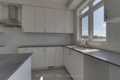 2608 Hibiscus Drive, ON L1X 0L8