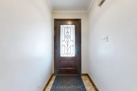 1217 Alexandra Avenue, Mississauga, ON L5E 2A4