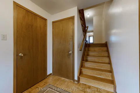 1217 Alexandra Avenue, Mississauga, ON L5E 2A4