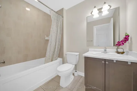 32 Fusilier Drive, Toronto, ON M1L 0J4