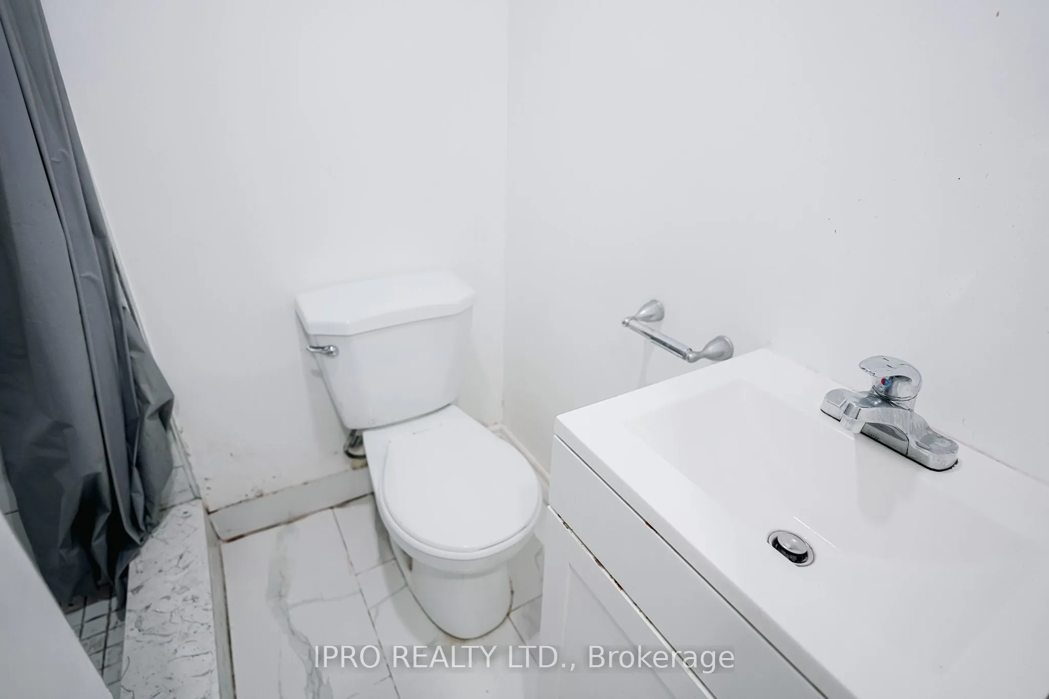 8 Chandler Drive, Toronto, ON M1G 1Z2