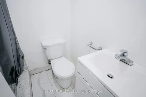 8 Chandler Drive, Toronto, ON M1G 1Z2
