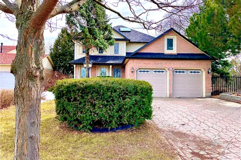 612 Prestwick Drive, Oshawa, ON L1J 7P3