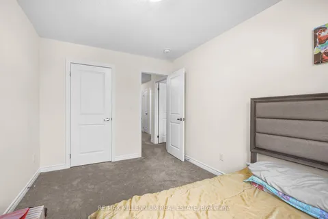 2563 Hibiscus Drive, Pickering, ON L1X 0M7