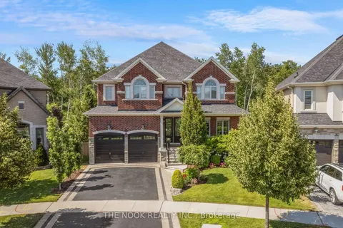 28 Coach Crescent, Whitby, ON L1R 0K8