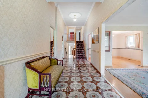 86 Hill Crescent, Toronto, ON M1M 1J6