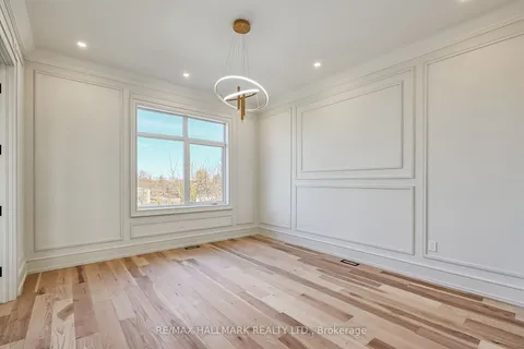 158 Hillcrest Road, Whitby, ON L1N 3C4
