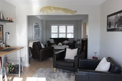 946 Snowbird Street, Oshawa, ON L1J 8J8