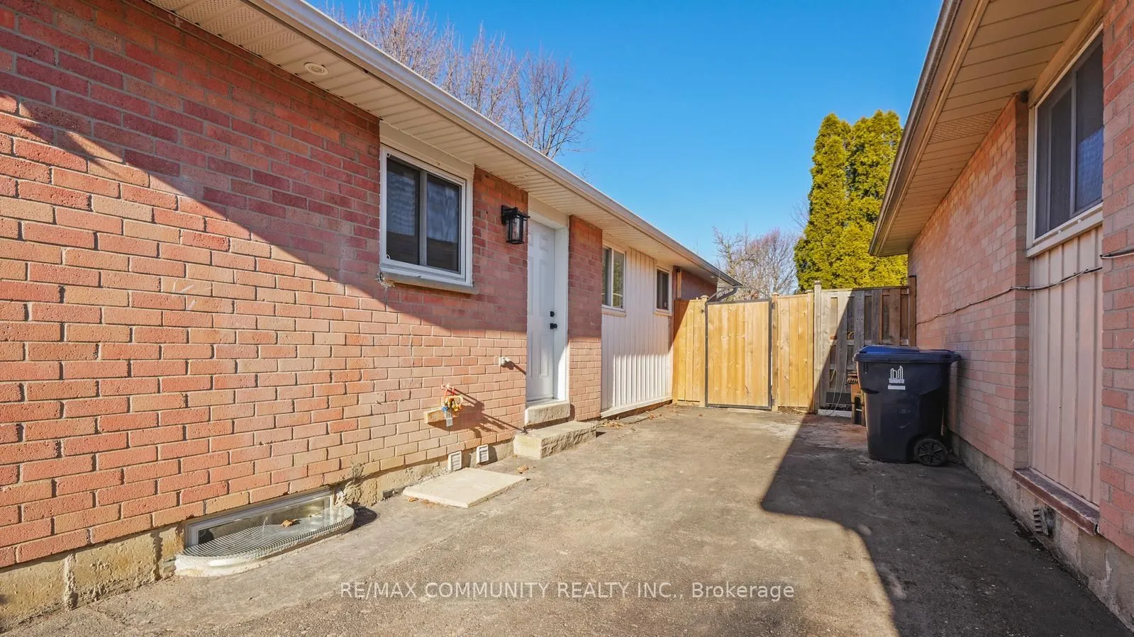 63 Winstanly Crescent, Toronto, ON M1B 1N3
