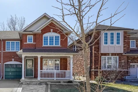 2134 Erin Gate Boulevard, Pickering, ON L1X 2V3