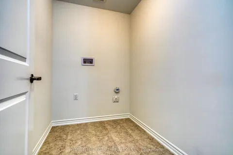 1481 Mockingbird Square, Pickering, ON L1X 0N8