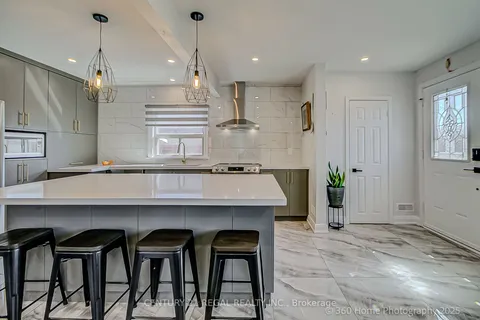 17 Electro Road, Toronto, ON M1R 2A6