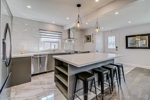 17 Electro Road, Toronto, ON M1R 2A6