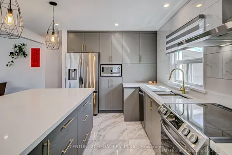17 Electro Road, Toronto, ON M1R 2A6