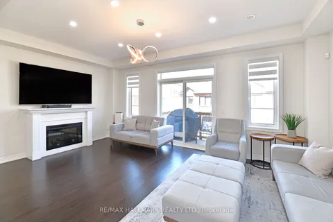 20 Icemaker Way, Whitby, ON L1P 0L5