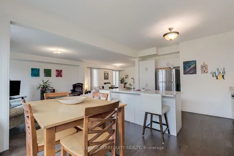 137 East Shore Drive, Clarington, ON L1C 1Z8
