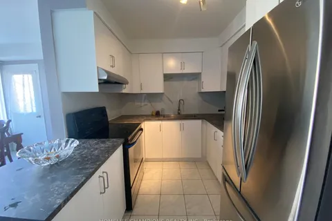 46 Canmore Boulevard, Toronto, ON M1C 3W2