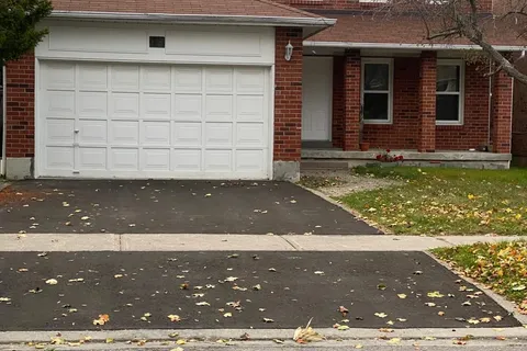 46 Canmore Boulevard, Toronto, ON M1C 3W2
