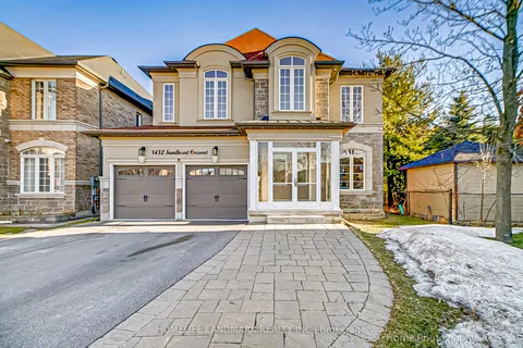 1432 Sandhurst Crescent, Pickering, ON L1V 6Y8