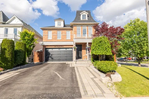 46 Eastgate Circle, Whitby, ON L1M 2N4