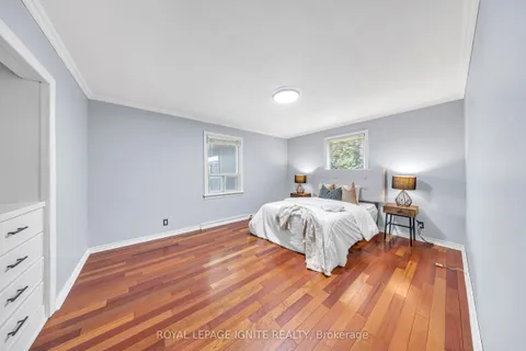 806 Henry Street, Whitby, ON L1N 5E3