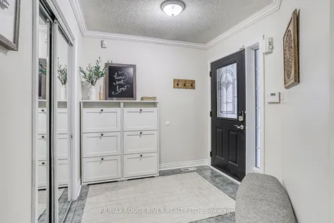 27 Markwood Crescent, Whitby, ON L1R 2S3