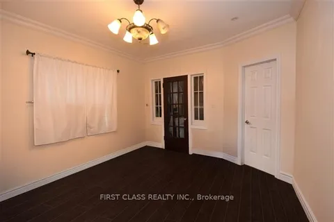 102 Greenwood Avenue, ON M4L 2P6