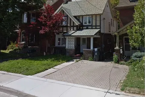 102 Greenwood Avenue, ON M4L 2P6