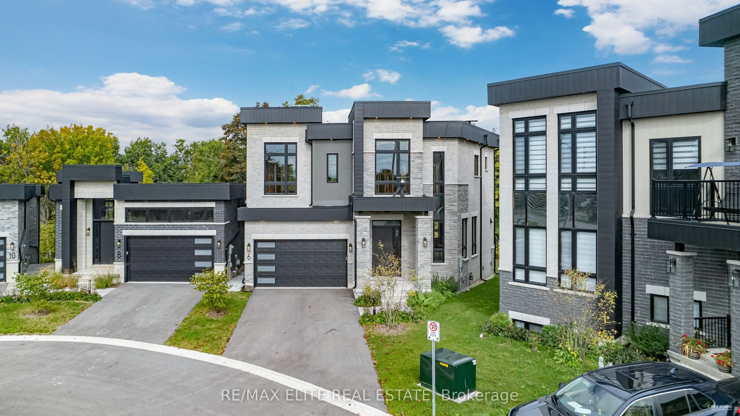 6 Tidmarsh Lane, Ajax, ON L1T 4S1