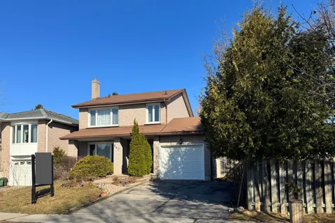 840 Charisma Crescent, Oshawa, ON L1J 7S8